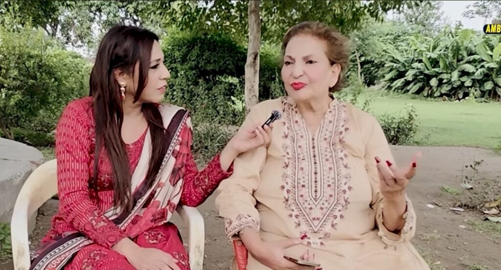 سنگیتا نے تازہ ترین انٹرویو میں نعیمہ بٹ کو بے نقاب کیا۔ سنگیتا نے تازہ ترین انٹرویو میں نعیمہ بٹ کو بے نقاب کیا۔