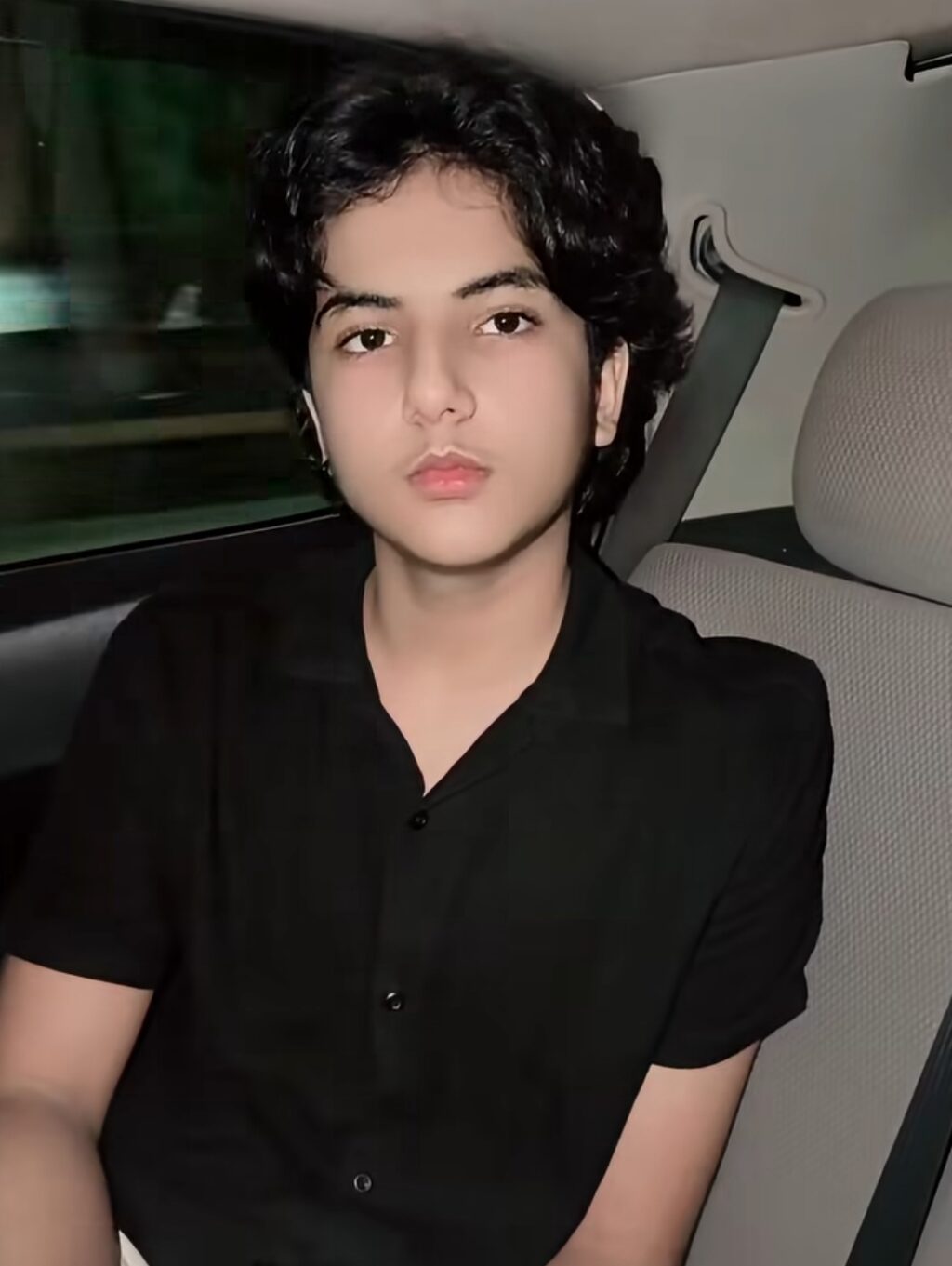 نوجوان ڈیجیٹل تخلیق کار اذان نکاح کے لمحات نوجوان ڈیجیٹل تخلیق کار اذان نکاح کے لمحات