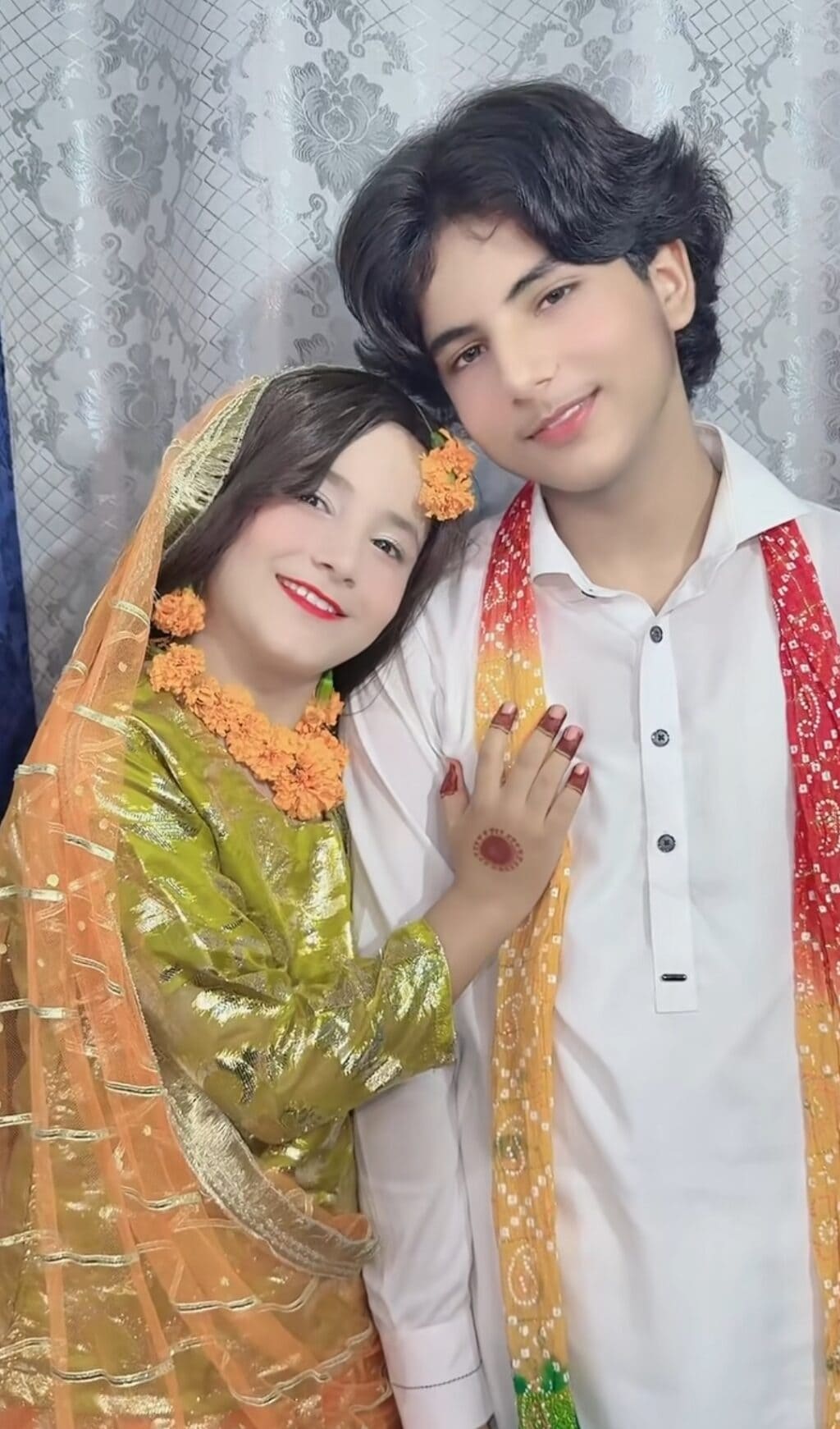نوجوان ڈیجیٹل تخلیق کار اذان نکاح کے لمحات نوجوان ڈیجیٹل تخلیق کار اذان نکاح کے لمحات