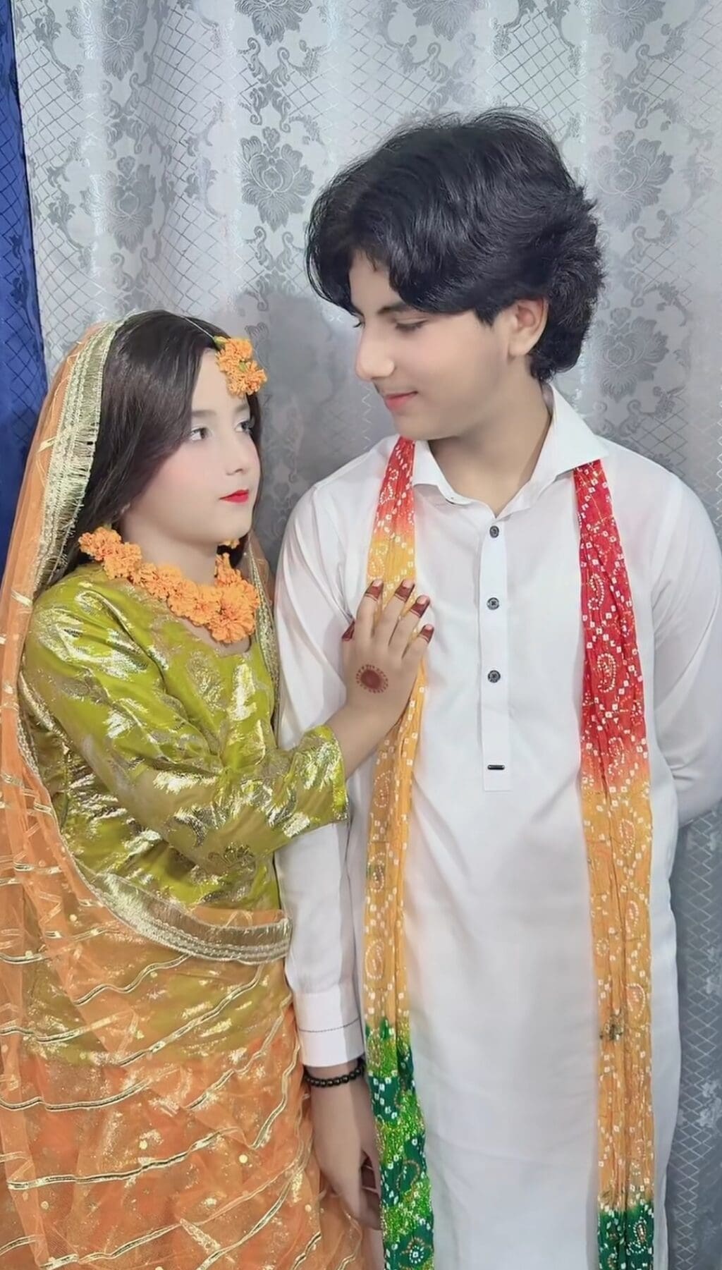 نوجوان ڈیجیٹل تخلیق کار اذان نکاح کے لمحات نوجوان ڈیجیٹل تخلیق کار اذان نکاح کے لمحات