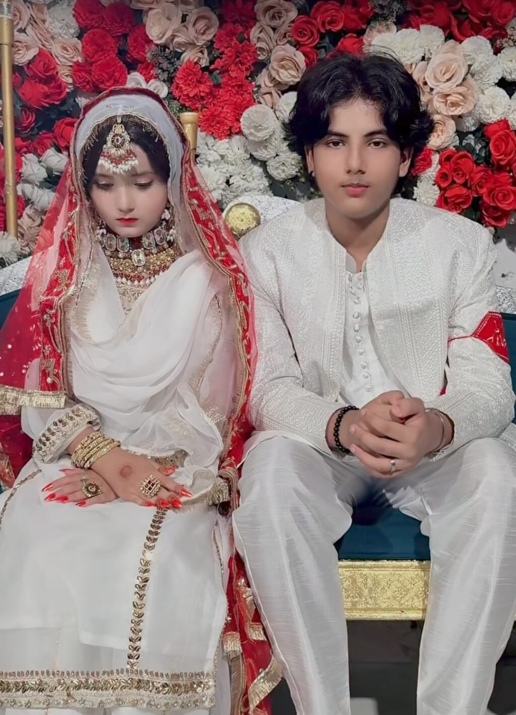 نوجوان ڈیجیٹل تخلیق کار اذان نکاح کے لمحات نوجوان ڈیجیٹل تخلیق کار اذان نکاح کے لمحات