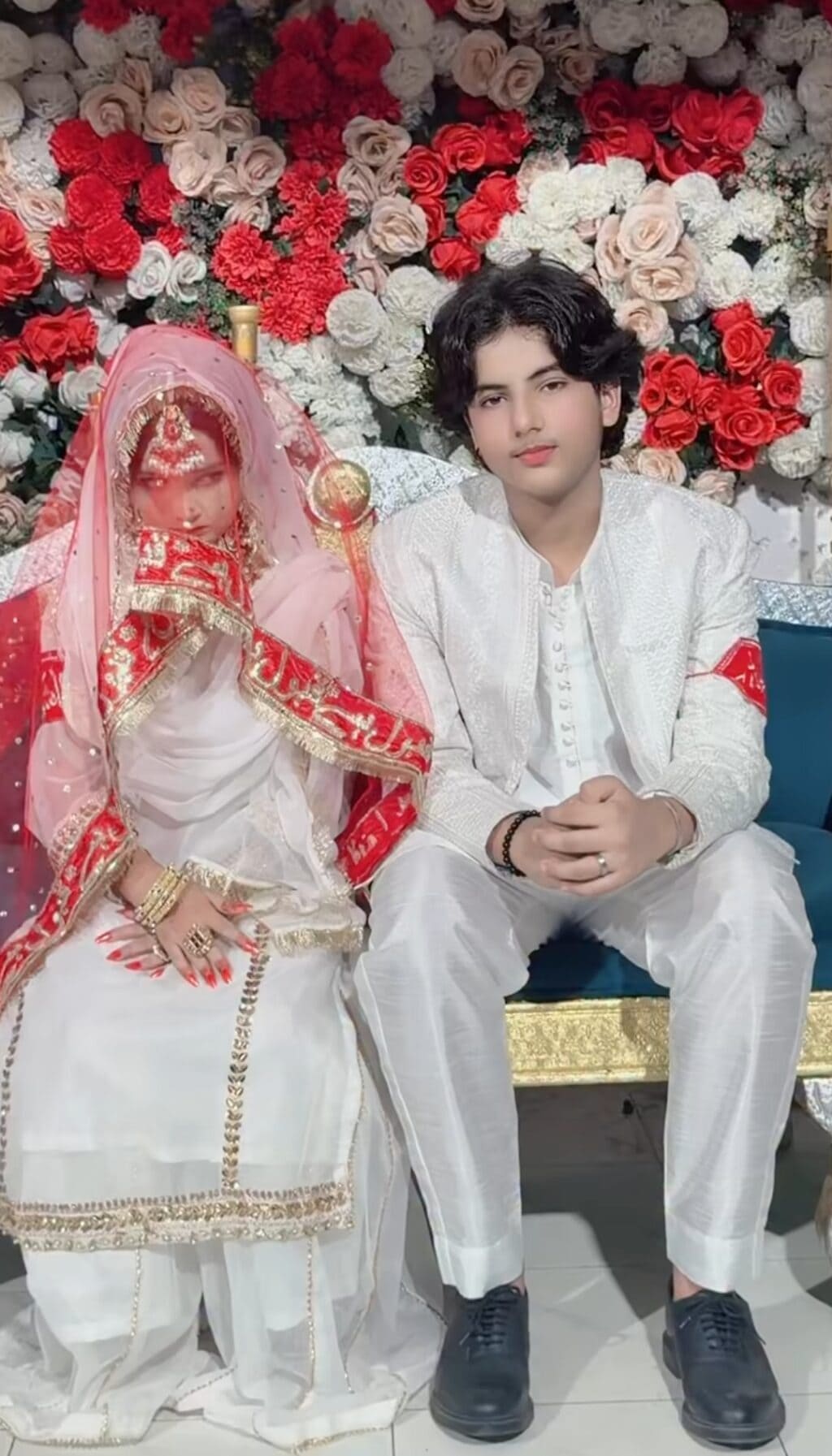 نوجوان ڈیجیٹل تخلیق کار اذان نکاح کے لمحات نوجوان ڈیجیٹل تخلیق کار اذان نکاح کے لمحات