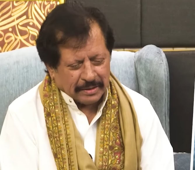 عطا اللہ خان عیسیٰ خیلوی کی تدفین کے منصوبے پر بحث چھڑ گئی۔ عطا اللہ خان عیسیٰ خیلوی کی تدفین کے منصوبے پر بحث چھڑ گئی۔