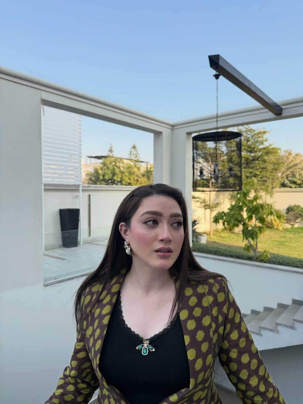 مومنہ اقبال اور اسامہ خان بگ بجٹ ڈرامہ – تفصیلات