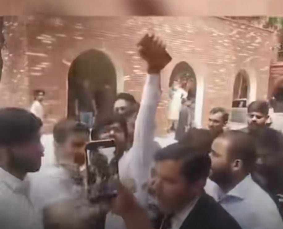 ریحان طارق گرفتار - تفصیلات ریحان طارق گرفتار - تفصیلات