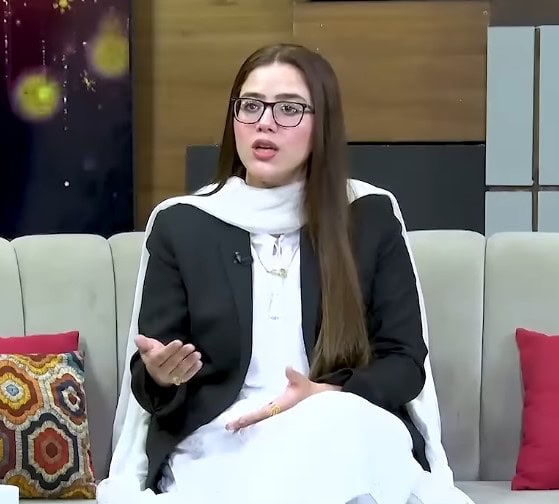 رمشا اقبال کی بہن مومنہ اقبال کے لیے محبت بھرے الفاظ رمشا اقبال کی بہن مومنہ اقبال کے لیے محبت بھرے الفاظ