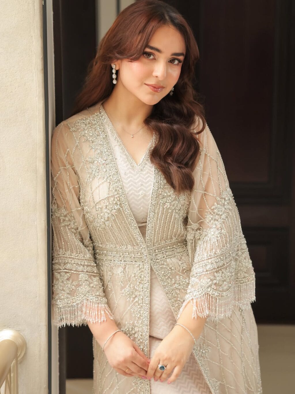 احد رضا میر اور یمنہ زیدی نے بڑا ڈرامہ سائن کر لیا - تفصیلات